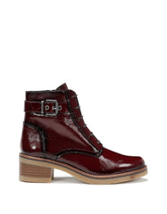 Dorking Lucero D8686 - Patent Red